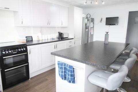 12 Aysshton Gardens, Callington, PL17 7DW