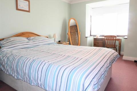 12 Aysshton Gardens, Callington, PL17 7DW
