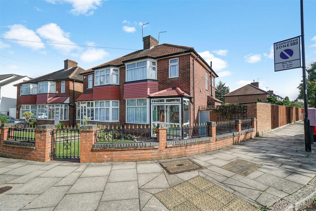 Oakwood Crescent, Greenford 3 bed semidetached house for sale £675,000