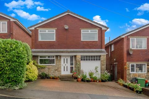 4 bedroom detached house for sale, Highfield View, Guildersome, Leeds
