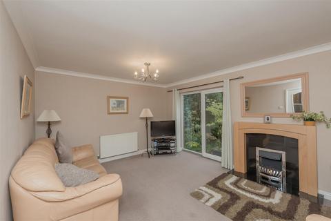 4 bedroom detached house for sale, Highfield View, Guildersome, Leeds