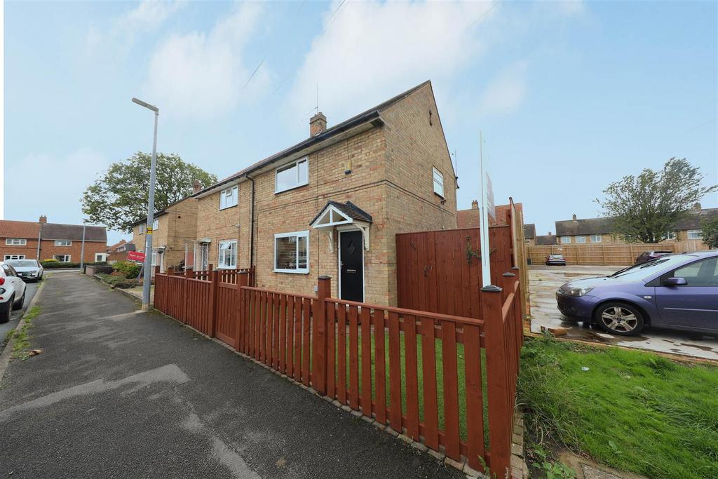 Dent Road, Hull 2 bed semidetached house for sale £135,000