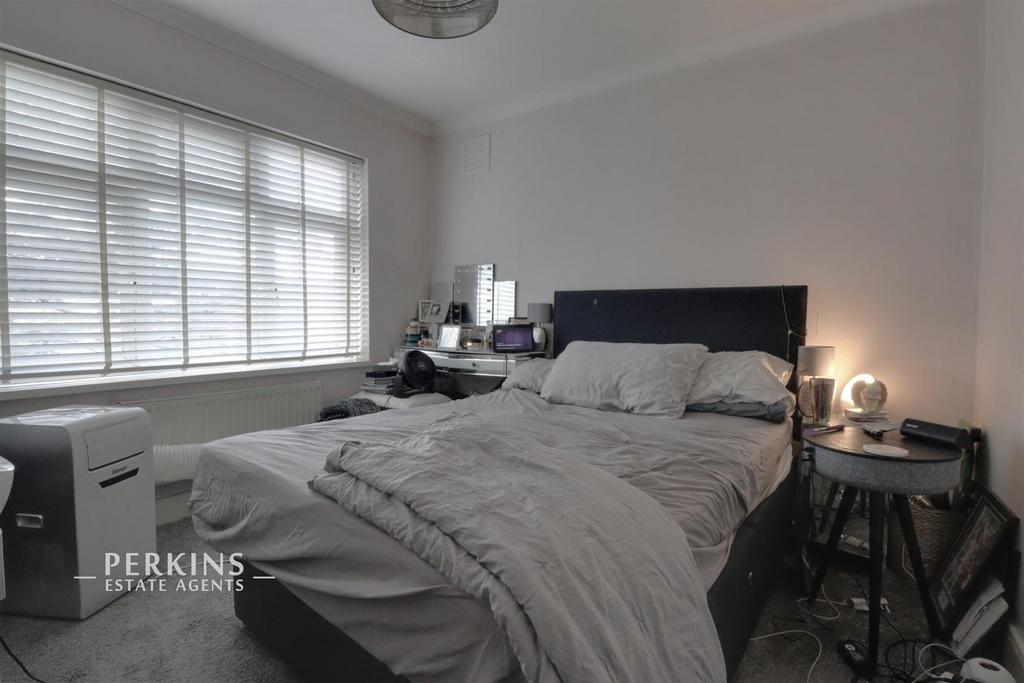 Bed3.jpg