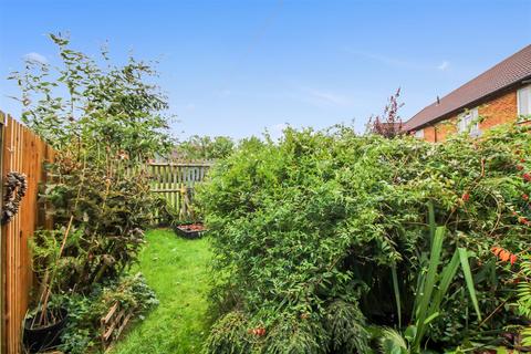 2 bedroom end of terrace house for sale - Moorlands Road, Wing