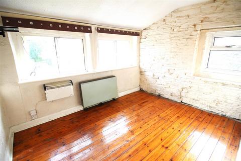 2 bedroom end of terrace house for sale - Town End Road, Bradford BD14
