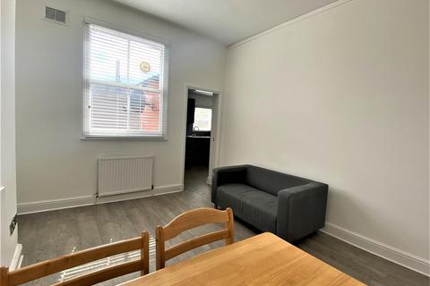 1 bedroom apartment to rent - Evington Road, Near Victoria Park, Leicester