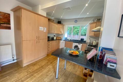 15 Banstead Avenue, Manchester, M22 4AQ