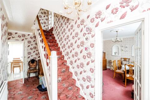 18 Balgonie Road, London, E4 7HL