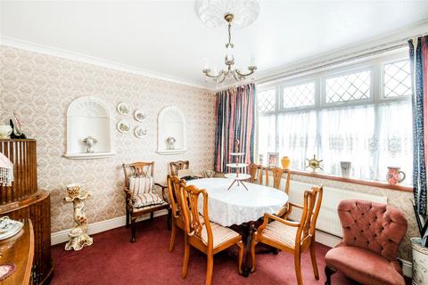 18 Balgonie Road, London, E4 7HL