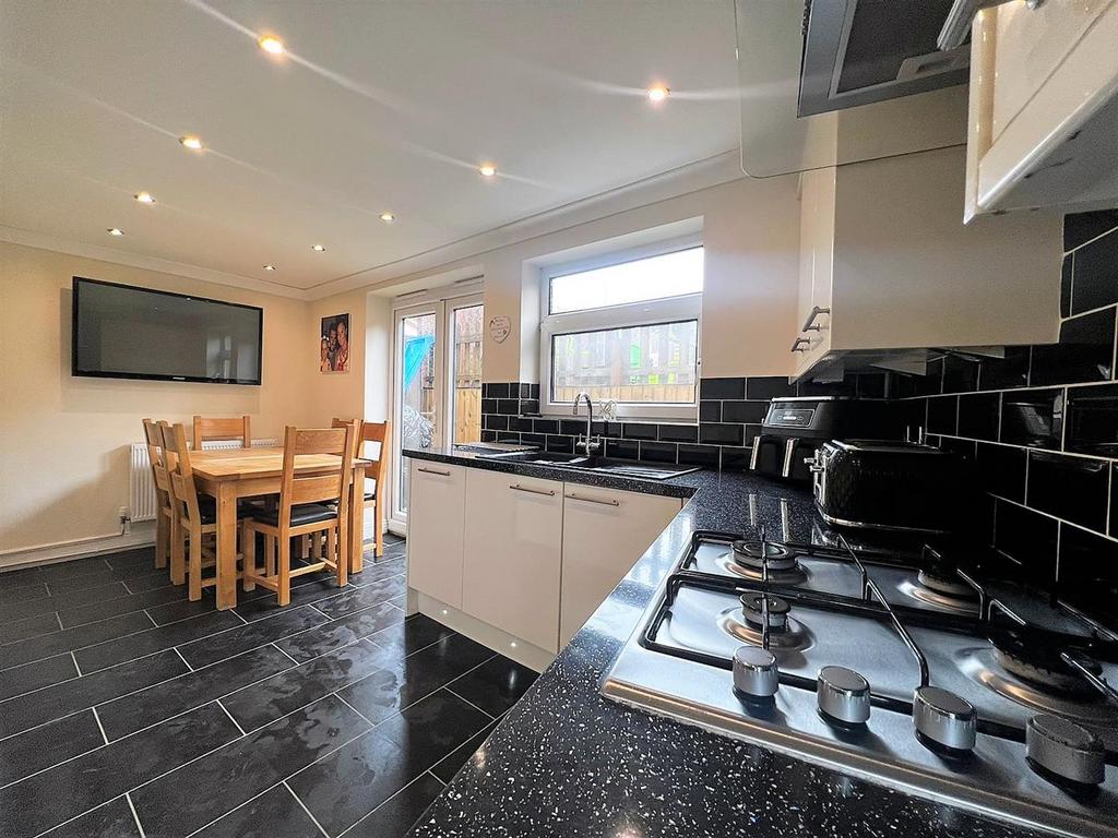 Glenroy Avenue, St. Thomas, Swansea 3 bed semidetached house for sale