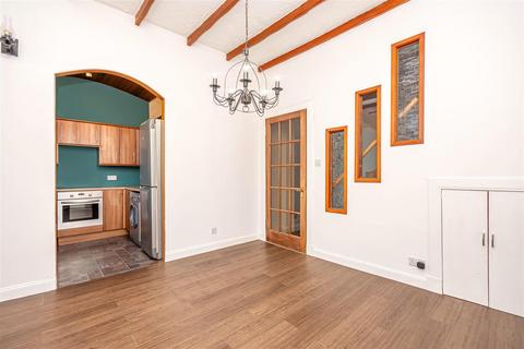 138d Baldridgeburn, Dunfermline, KY12 9EH
