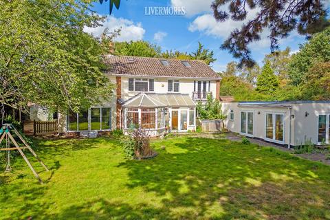 Longwall Crayburne, Southfleet, Gravesend, DA13 9PB