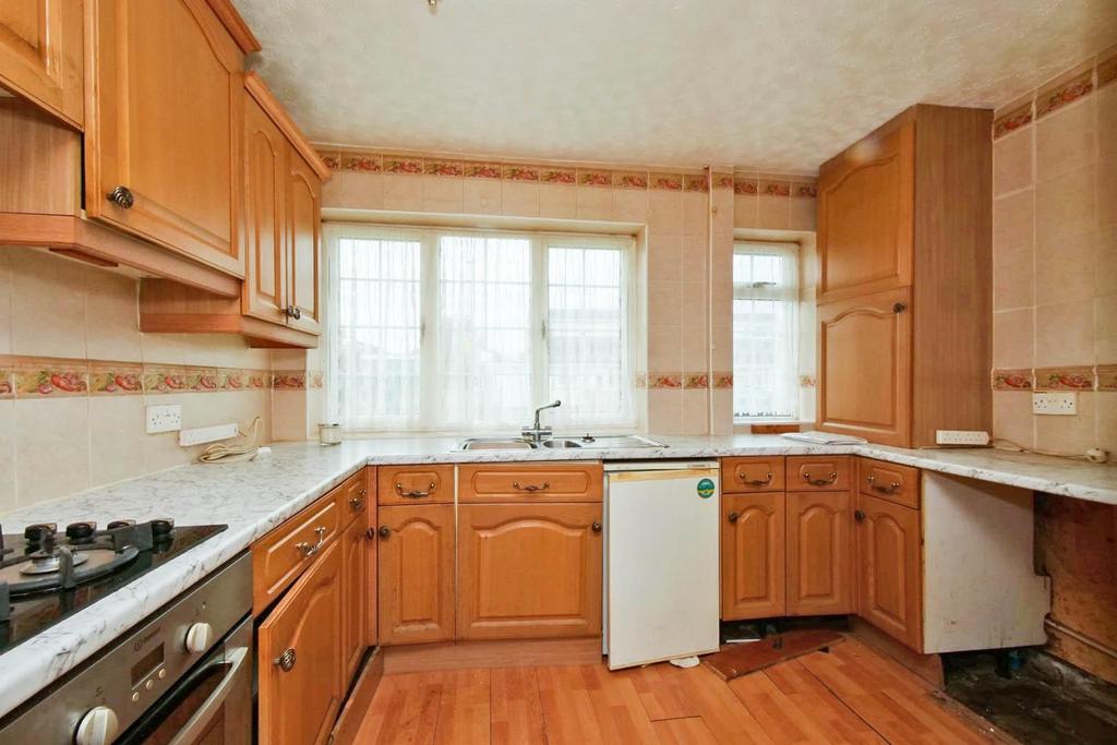 Eastholme Drive, York 2 bed semidetached bungalow for sale £230,000