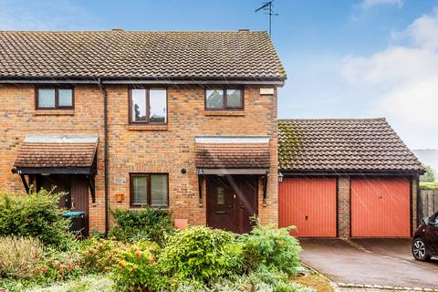 2 bedroom end of terrace house for sale - Padbrook, Oxted, RH8