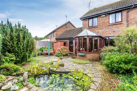 2 bedroom end of terrace house for sale, Padbrook, Oxted, RH8