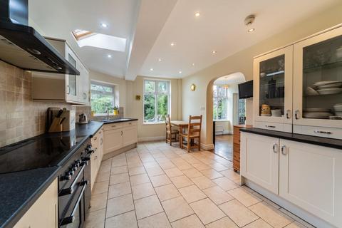 45 Shanklin Drive, Leicester, LE2 3QE