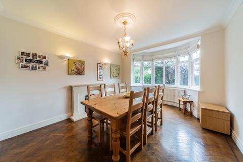45 Shanklin Drive, Leicester, LE2 3QE