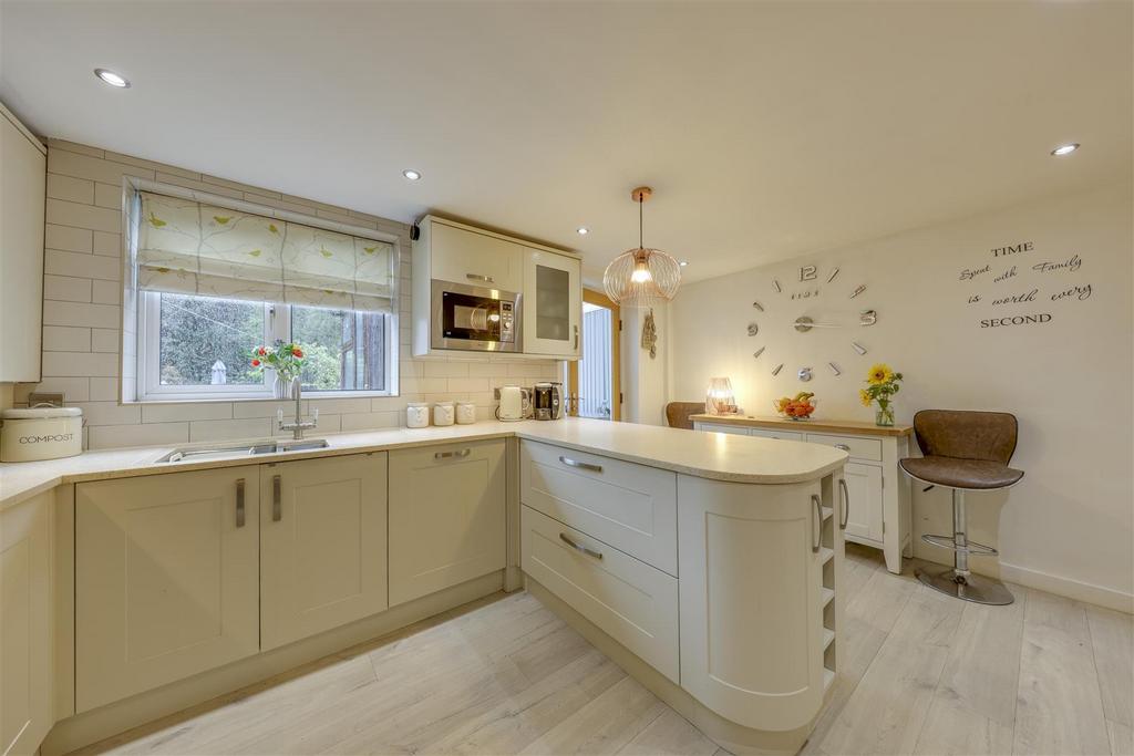Kitchen Alt