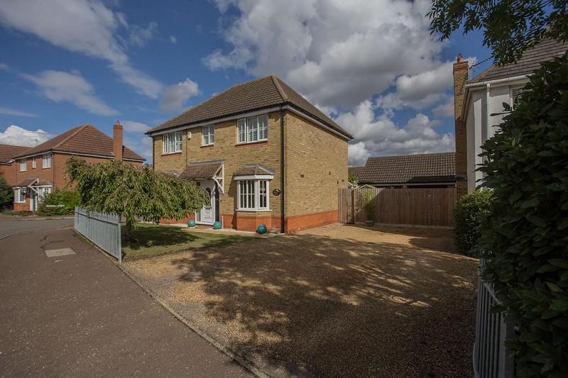 Bentley Avenue, Yaxley, Peterborough, Cambridgeshire. PE7 3ZT 4 bed