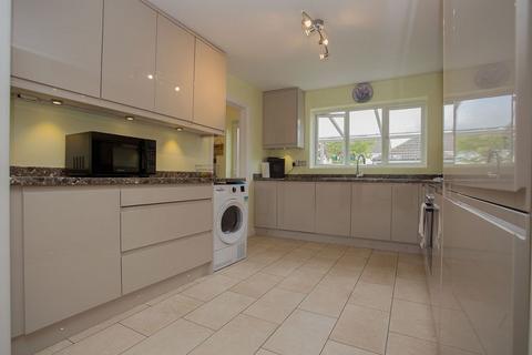 42 Bentley Avenue, Yaxley, Peterborough, PE7 3ZT