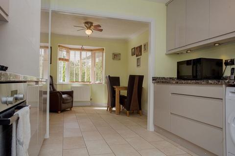 42 Bentley Avenue, Yaxley, Peterborough, PE7 3ZT