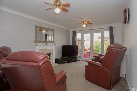 42 Bentley Avenue, Yaxley, Peterborough, PE7 3ZT