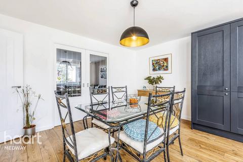41 Frittenden Road, Wainscott, Rochester, ME2 4JU