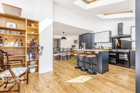 41 Frittenden Road, Wainscott, Rochester, ME2 4JU