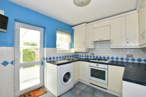 22 Canberra Close, Hornchurch, RM12 5TR