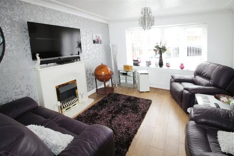 25 Cader Avenue, Kinmel Bay, Rhyl, LL18 5HU