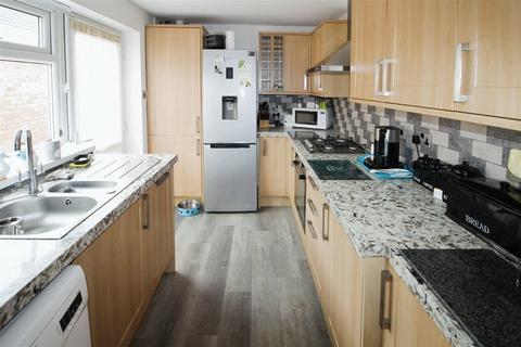 25 Cader Avenue, Kinmel Bay, Rhyl, LL18 5HU