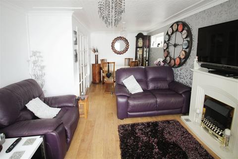 25 Cader Avenue, Kinmel Bay, Rhyl, LL18 5HU