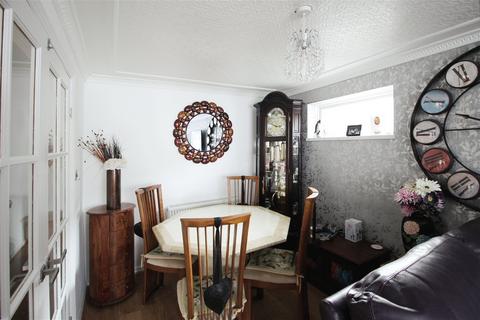 25 Cader Avenue, Kinmel Bay, Rhyl, LL18 5HU