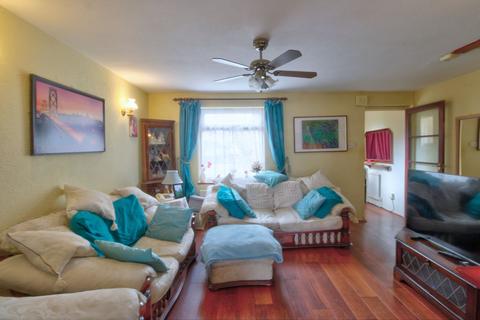 84 Peacocks, Harlow, CM19 5NZ