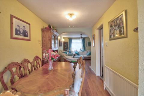 84 Peacocks, Harlow, CM19 5NZ
