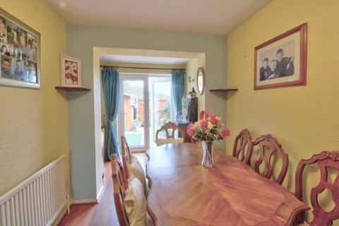 84 Peacocks, Harlow, CM19 5NZ