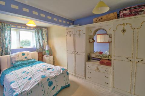 84 Peacocks, Harlow, CM19 5NZ
