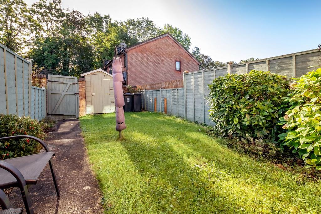 Yate, Bristol BS37 2 bed terraced house for sale £264,000