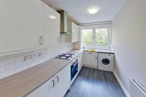 2 bedroom flat to rent, Clouston Court, Glasgow, G20