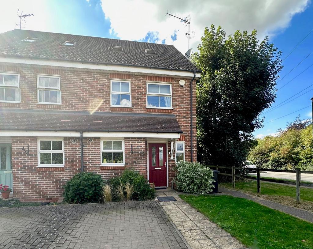 Hadleigh Close, Shenley, WD7 3 bed semidetached house for sale £500,000