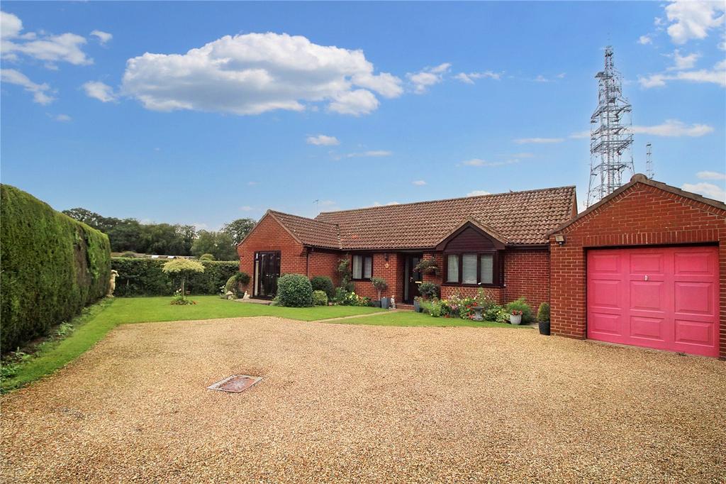 Boundary Way, Poringland, Norwich, Norfolk, NR14 3 bed bungalow for