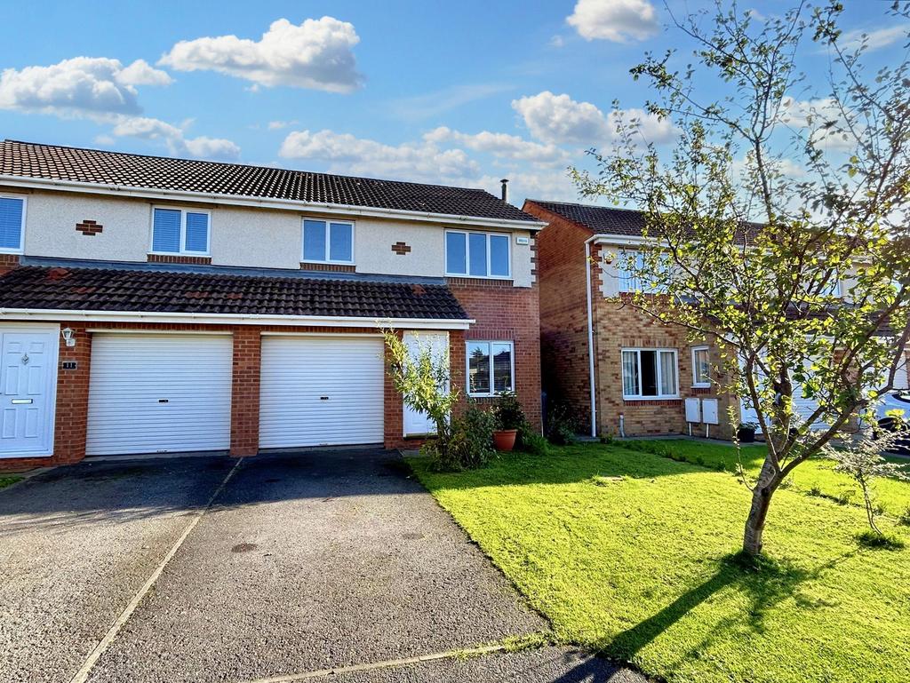 Chillingham Grove, Peterlee, Durham... 3 bed semidetached house £195,000