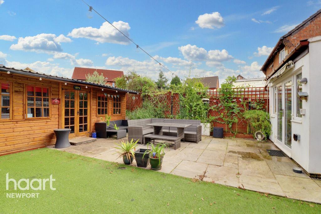 Squires Gate, Newport 4 bed detached house for sale £380,000