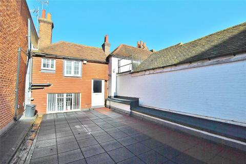 2 bedroom maisonette to rent, High Street, Guildford, Surrey, GU1