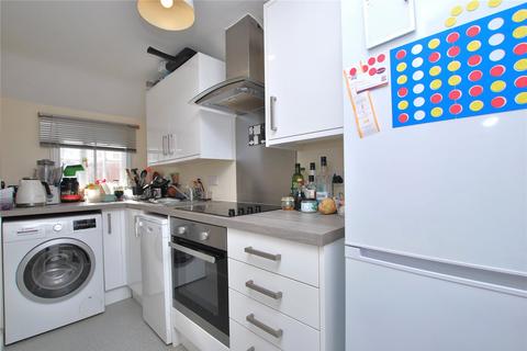 2 bedroom maisonette to rent, High Street, Guildford, Surrey, GU1