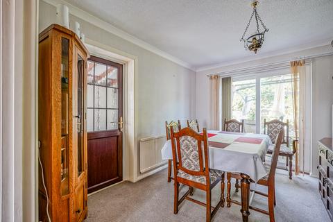 42 Foxcroft Drive, Carterton, OX18 3HT