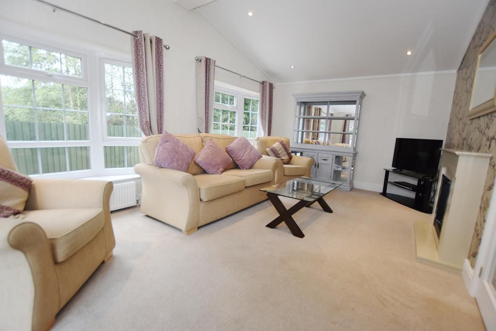 Pinehurst Road West Moors, Ferndown BH22 0BP 2 bed park home for sale
