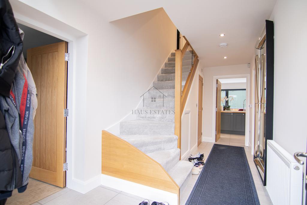 Fairefield Crescent, Glenfield, Leicester, Leicestershire 5 bed