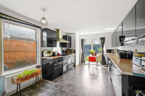 40 Shrewsbury Road, London, E7 8AL