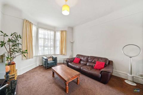 40 Shrewsbury Road, London, E7 8AL